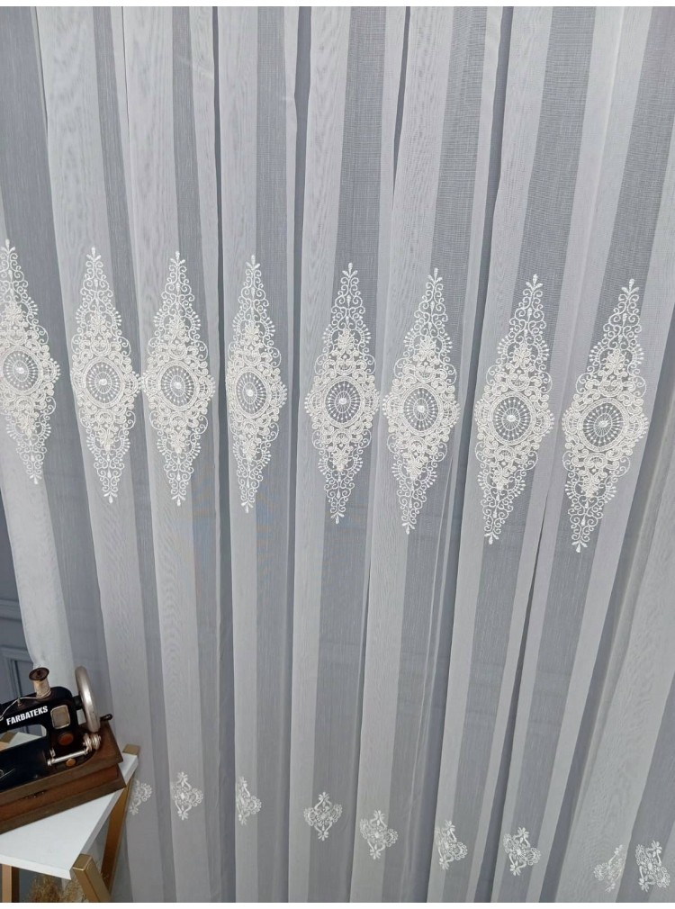 Taç Nakışlı Kort Damask Salon Model Tarz Tasarım Optima Exculusive Taç Nakışlı Kort Damask Salon Model Tarz Tasarım Optima Exculusive